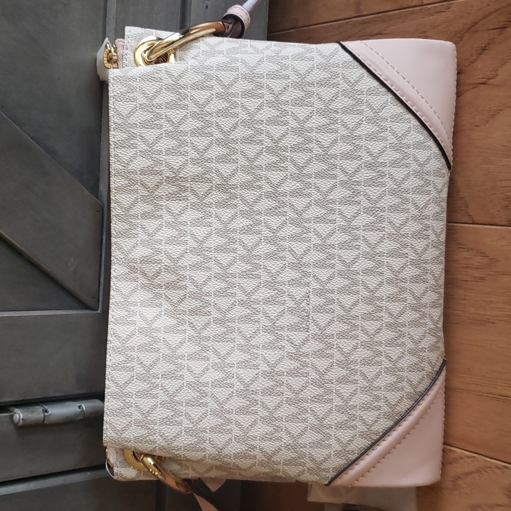MK crossbody - Picture 3 of 5
